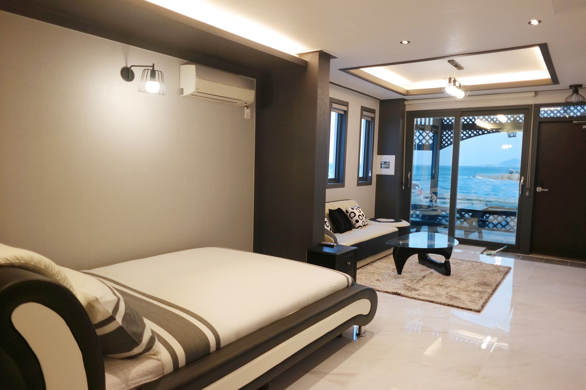 Gangneung White Beach Pension Екстериор снимка